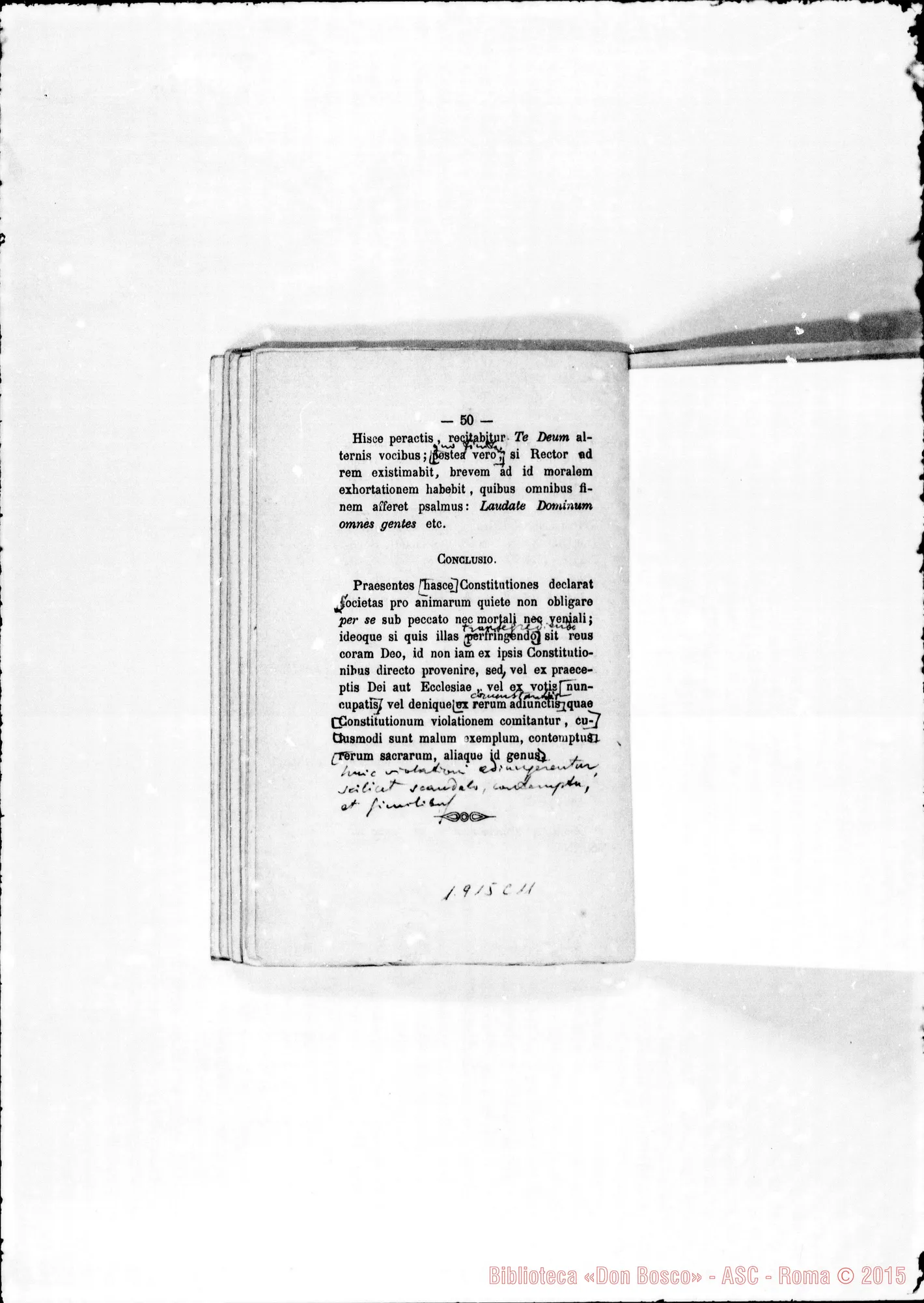Fotogramma C 11 — «Regulae seu Constitutiones», con postille di Amedei